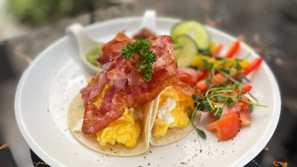 Bacon Rührei Tacos. International inspiriert frühstücken auf 1818 Höhenmetern Bacon Rührei Tacos. International inspiriert frühstücken auf 1818 Höhenmetern